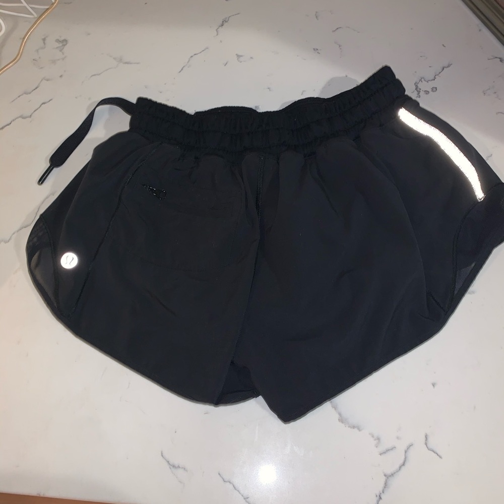 black Lululemon hotty hot short size 2